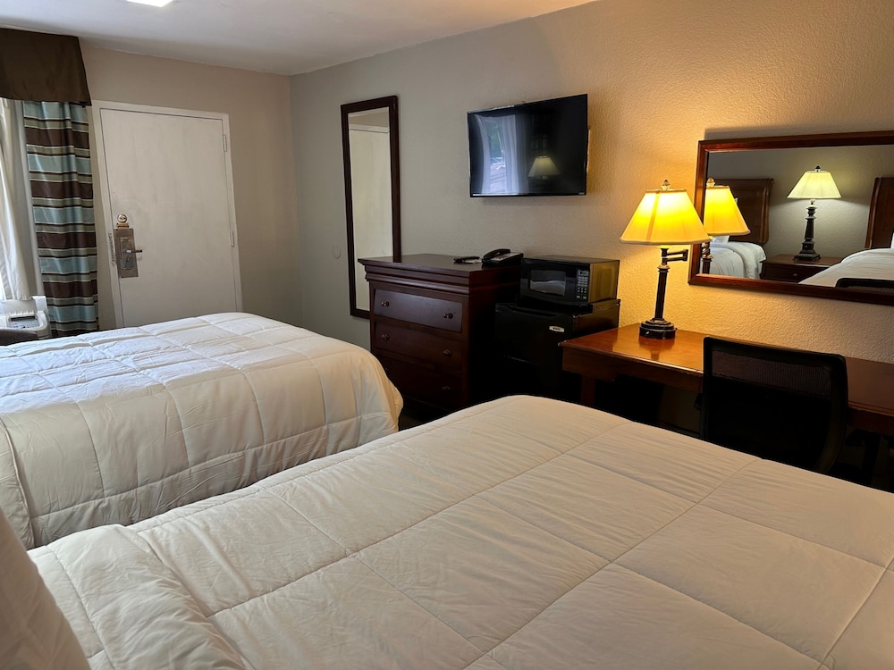 Super 8 by Wyndham Raleigh - photo 7