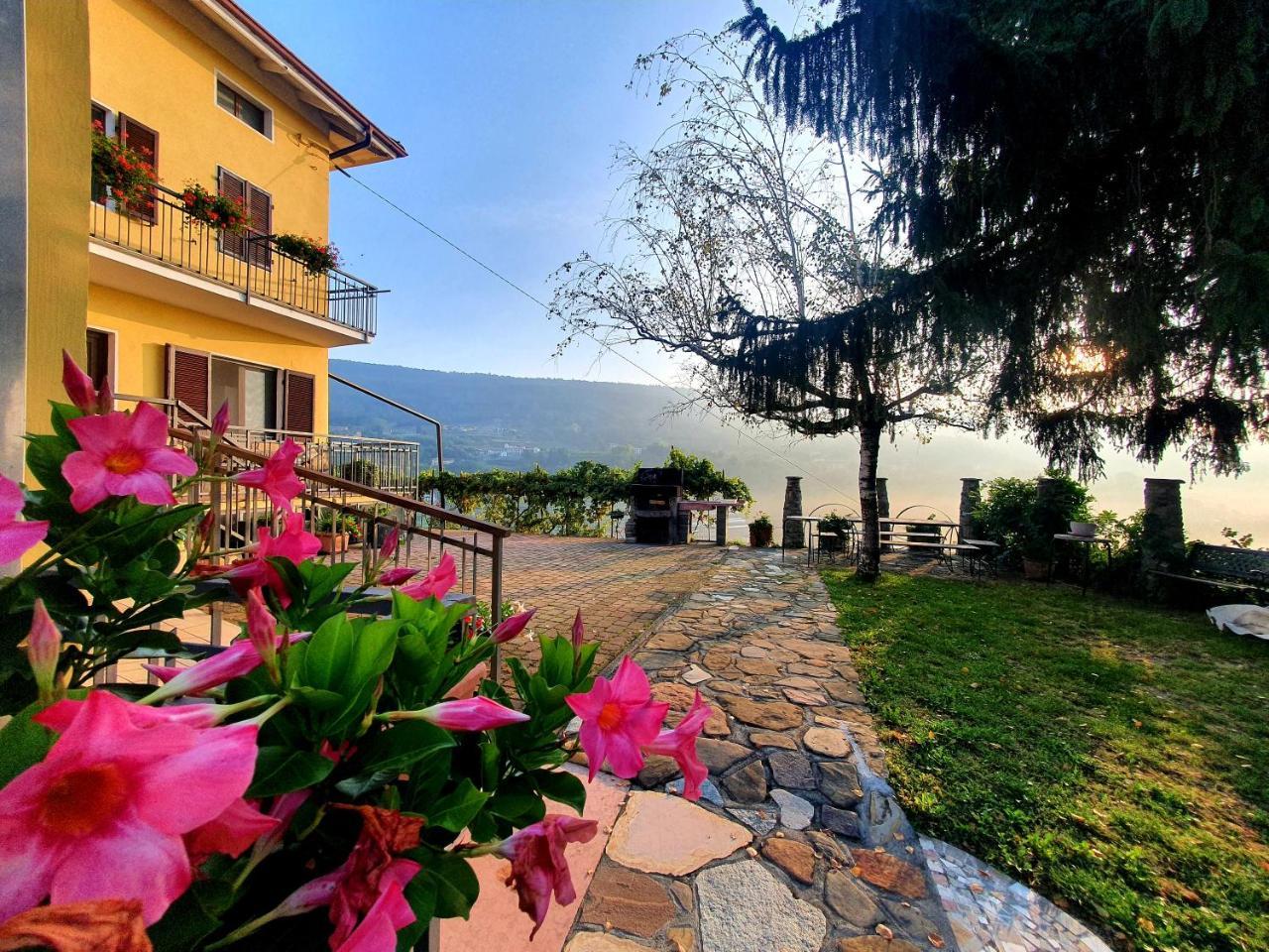 B&B Antiche Pietre — 4-Star Luxury Hotel in Bollengo, Italy