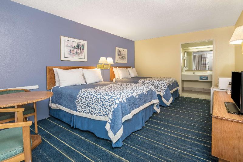 Days Inn by Wyndham South Hill - photo 12
