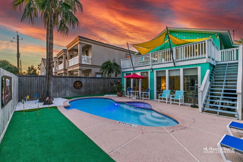 Sunny Daze by South Padre Resort Rentals in South Padre Island, United States