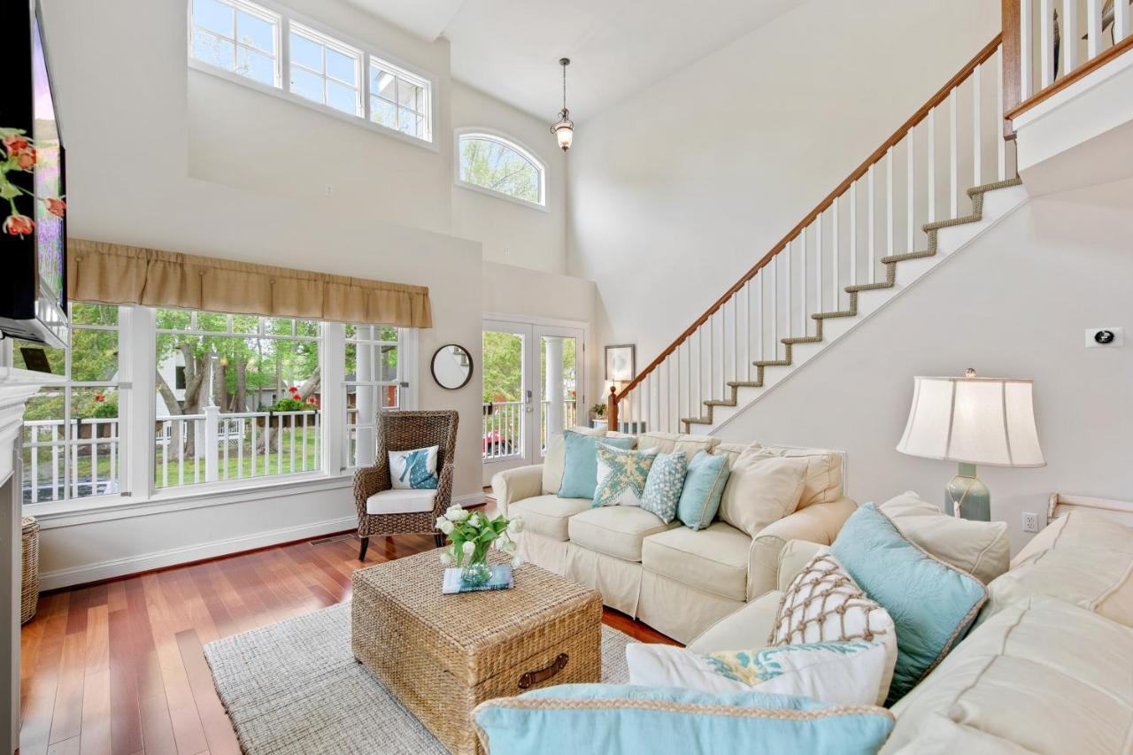 Bethany West 719 Fenwood