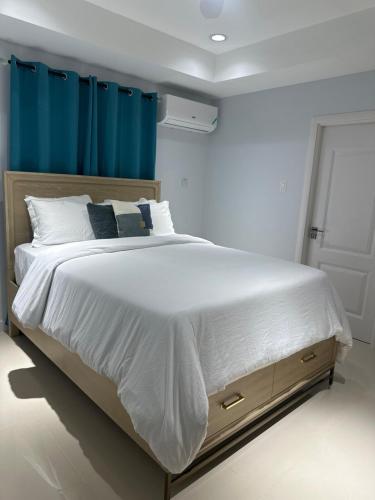 Oak Bliss Oak Estate in Portmore, Jamaica