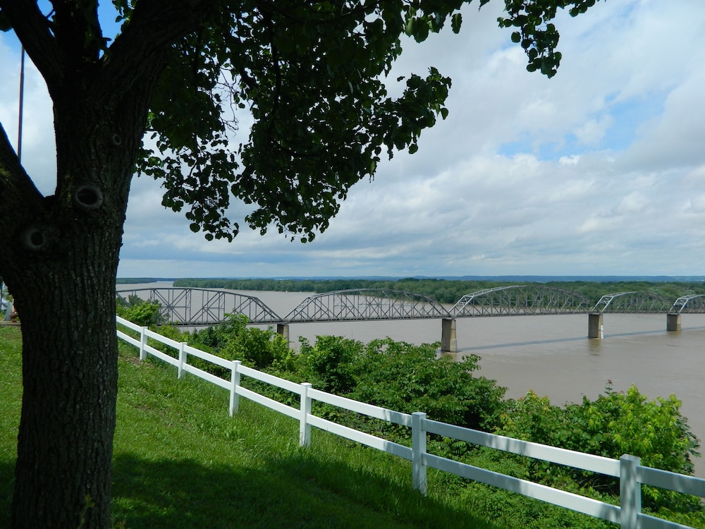 River's Edge Motel - photo 30