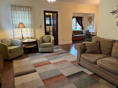 Whirlpool Cottage — 4-Star Luxury Hotel in Niagara Falls, United States
