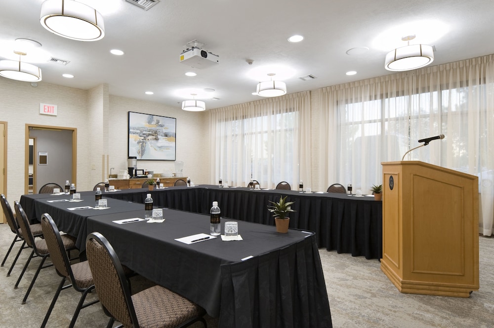 Clubhouse Hotel Suites Sioux Falls - photo 26