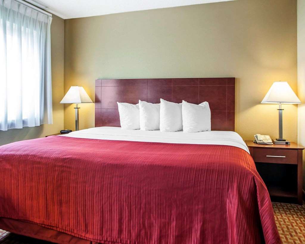Quality Inn & Suites Davenport near I 80 - photo 18