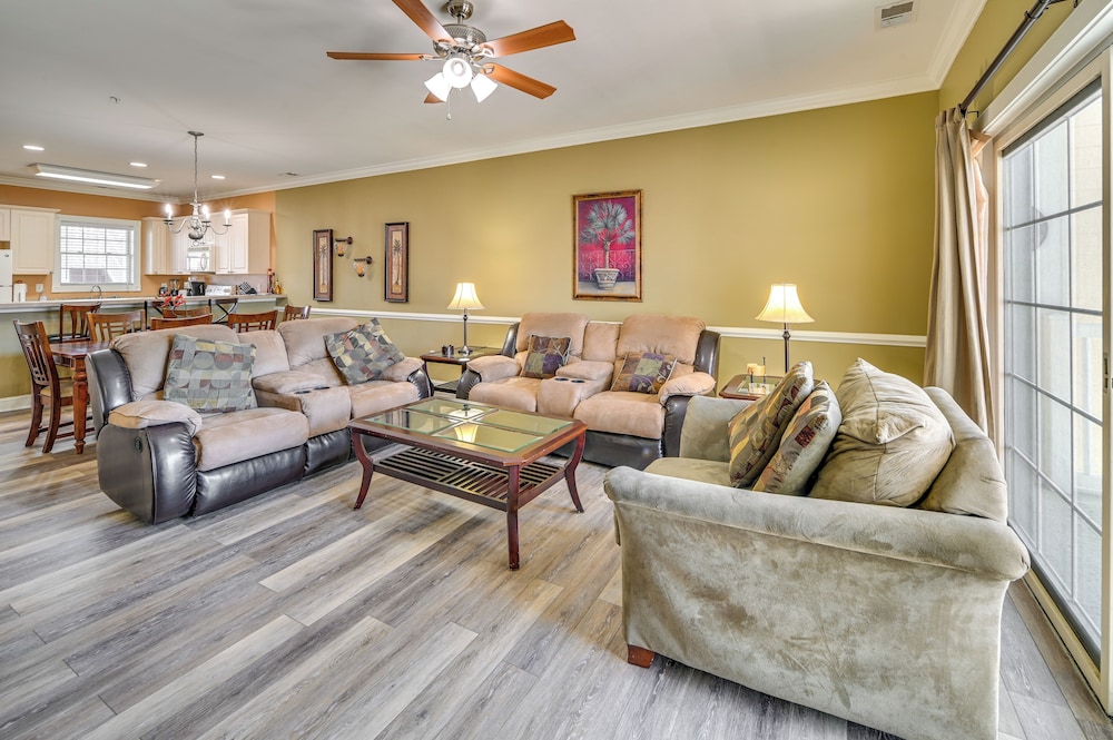 3 Mi to Ocean: Resort Condo in Myrtle Beach - photo 6