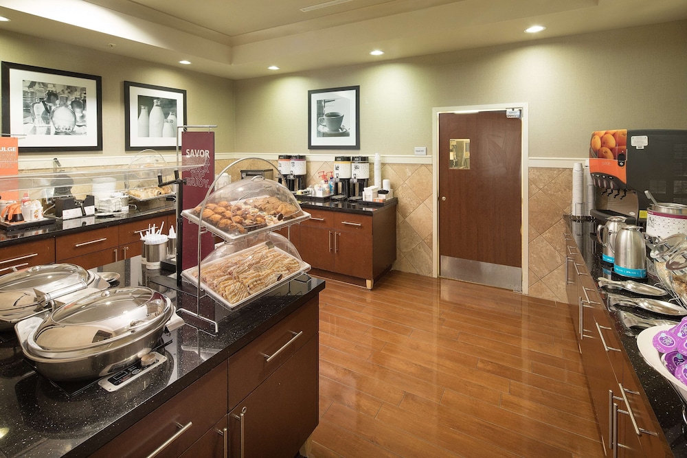 Hampton Inn & Suites Little Rock Downtown - photo 25