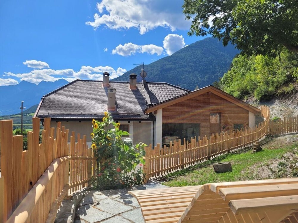 Hoamisch Modern Retreat in Malles Venosta, Italy