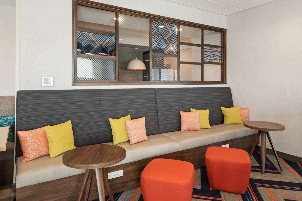 Hampton Inn Circleville - photo 3