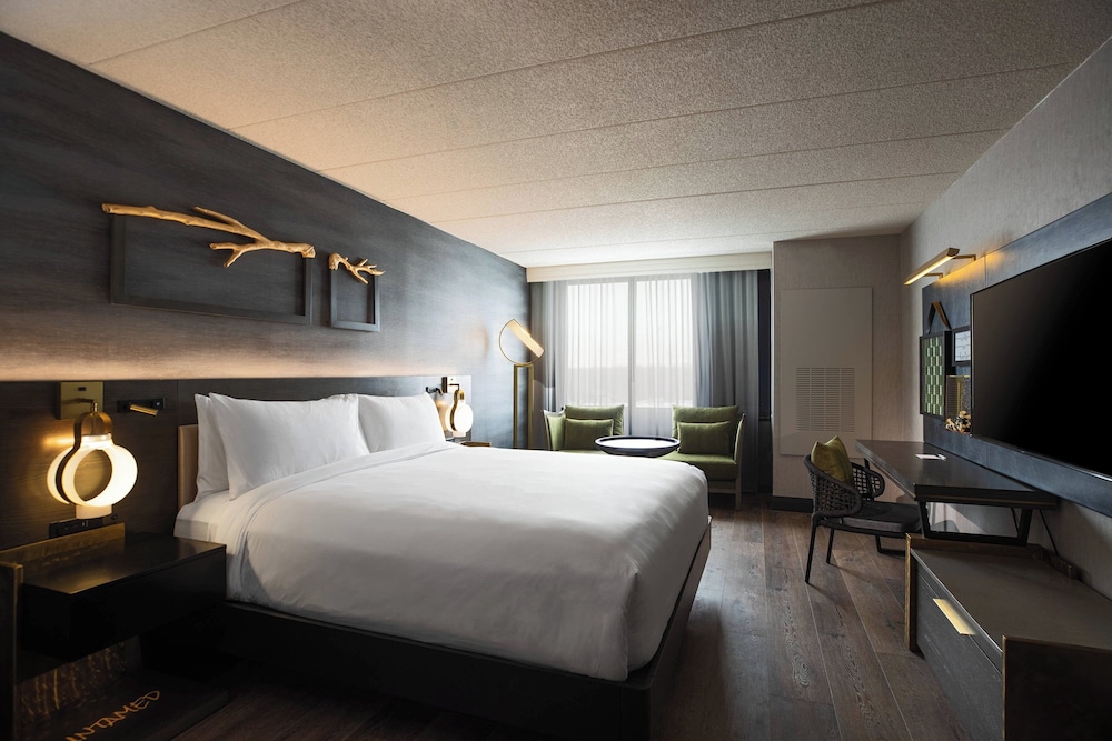 Renaissance Chicago North Shore Hotel - photo 30