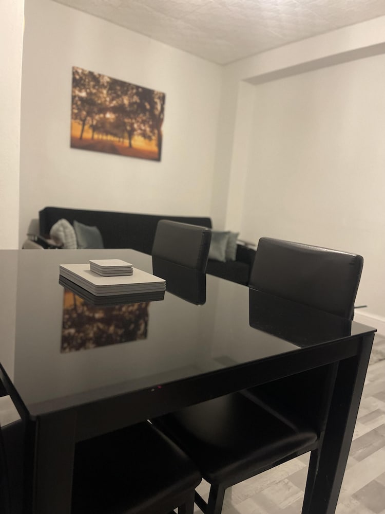 Lovely 2 bed Apartment in London — 4-Star Luxury Hotel in London, United Kingdom