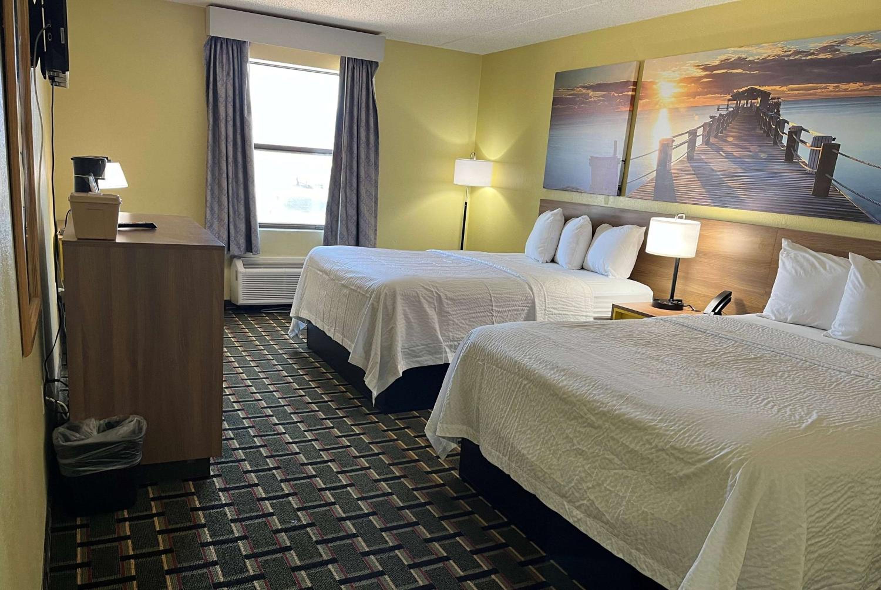 Days Inn by Wyndham Park City Kansas - photo 10
