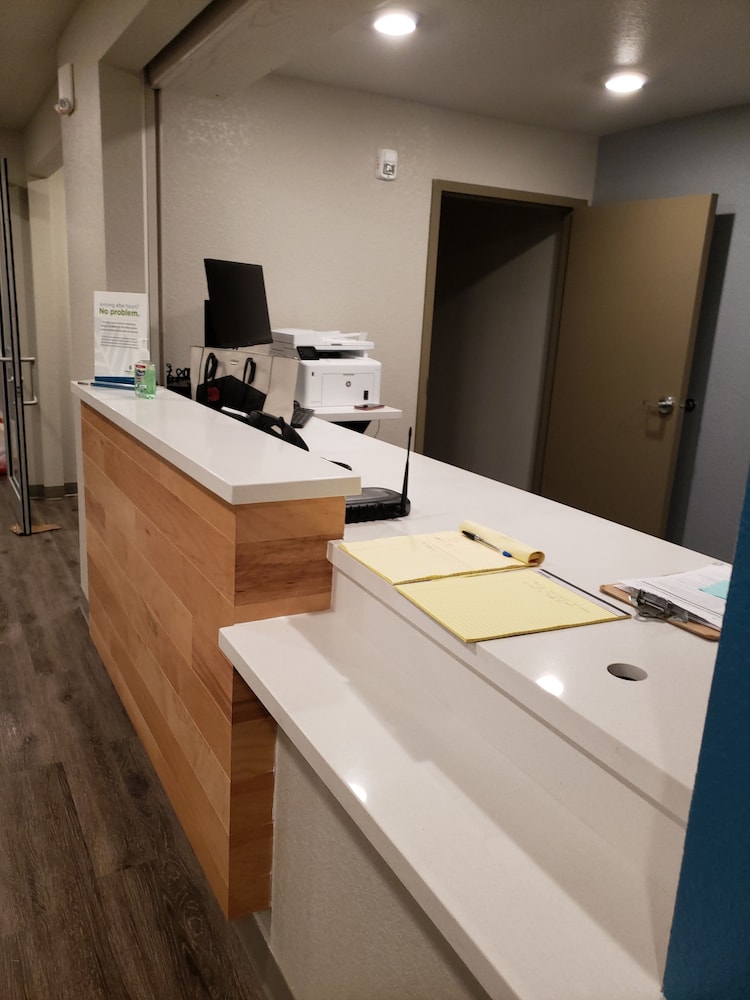 WoodSpring Suites Orlando International Drive - photo 13
