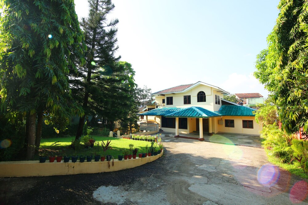 100 Moon Inn - carbon neutral hotel in Yangon