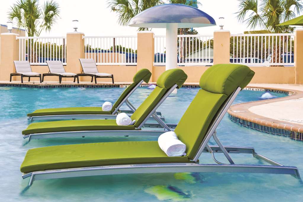 La Quinta Inn & Suites by Wyndham Rockport Fulton - photo 12