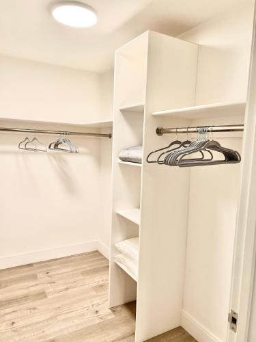 Modern 2 Bed Furnished Apartment in Quincy — 4-Star Luxury Hotel in Quincy, United States