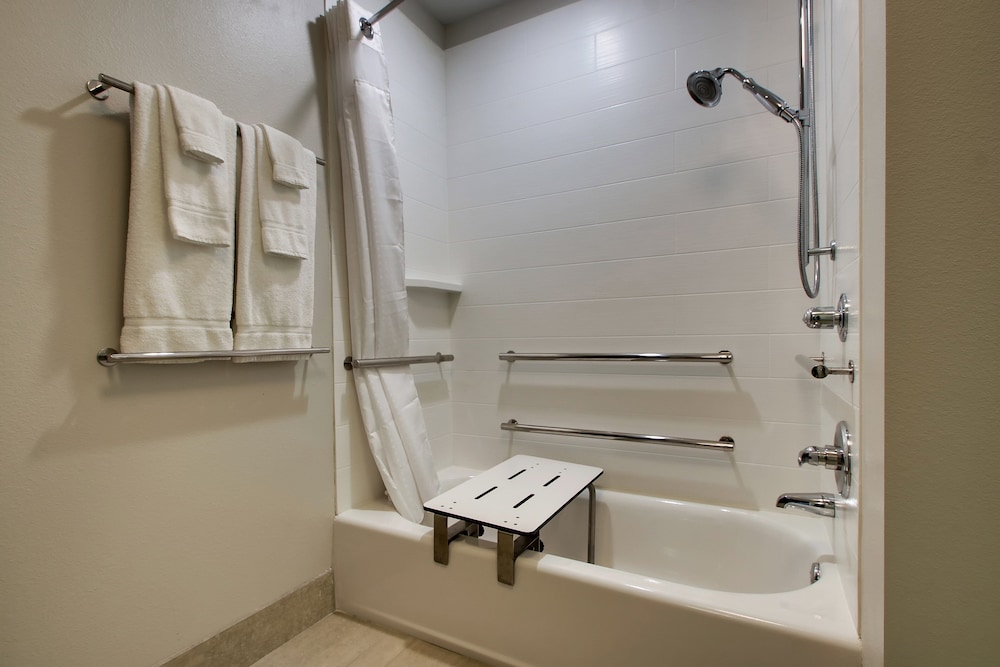 Holiday Inn Express & Suites Mount Vernon by IHG - photo 20