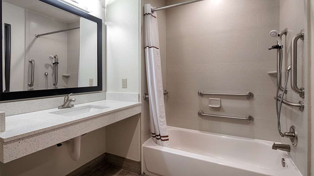 Best Western Plus Ardmore Inn & Suites - photo 22