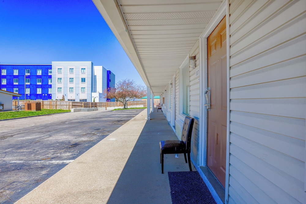Cozy Garden Inn By OYO Hwy 40 Richmond - photo 60