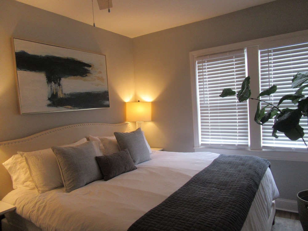 Red Robin Rentals Wicker Park — 4-Star Luxury Hotel in Chicago, United States