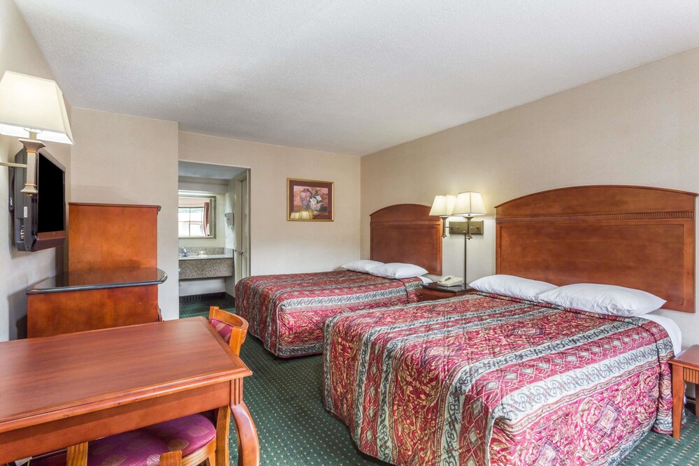 Days Inn by Wyndham Camp Springs Andrews AFB DC Area - photo 7