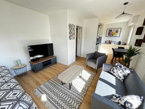 Un Cocon En Plein Centre Ville — hotel in Osny