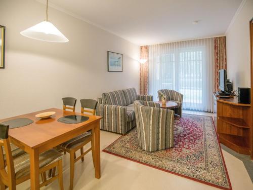Dünenpark Binz Komfort Ferienwohnung mit 1 Schlafzimmer und Terrasse im Erdgeschoss 034 — 4-Star Luxury Hotel in Ostseebad Binz, Germany