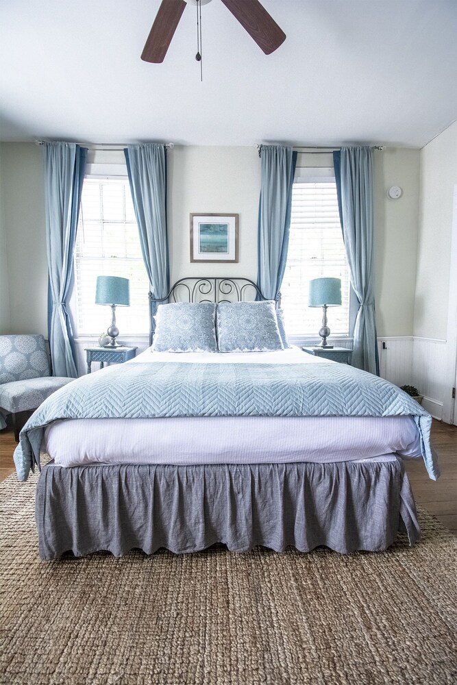 Suites on Coming - photo 16