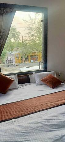 Brajdham Hotel Barsana — hotel in Chhata