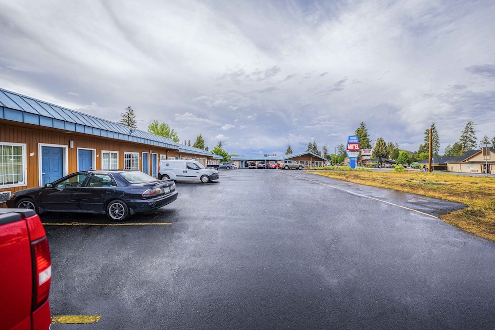 Royal Gateway Motel By OYO - photo 54