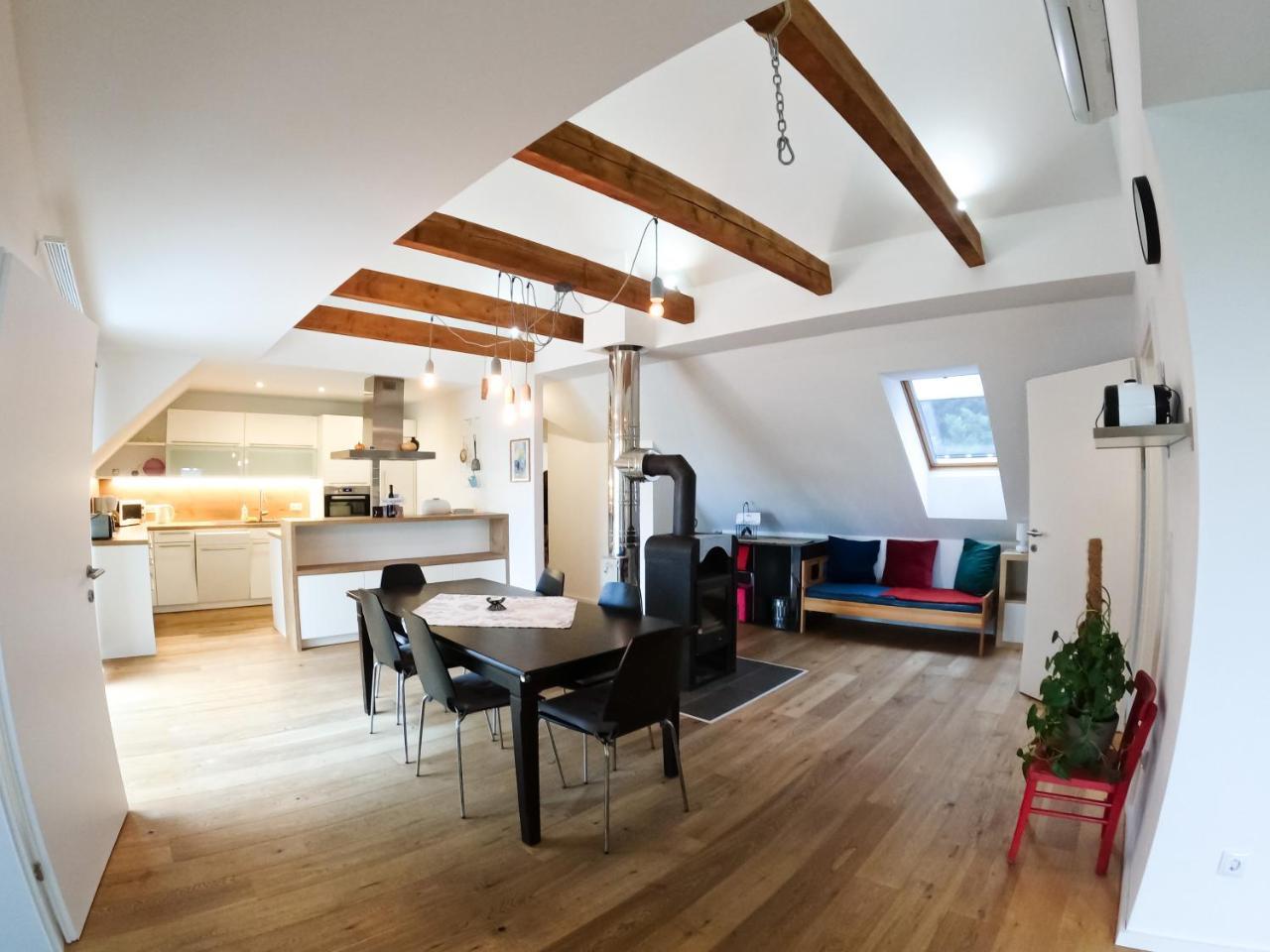 Ferienwohnung Pauli — 4-Star Luxury Hotel in Moerbisch Am See, Austria