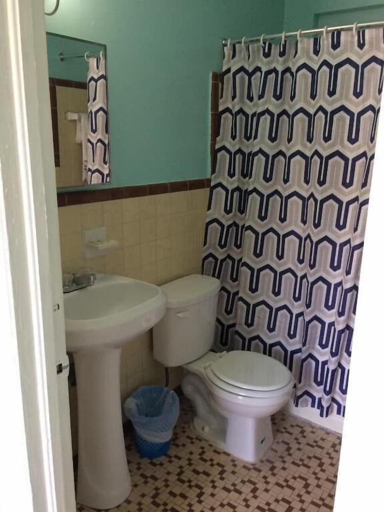 Skylark Motel - photo 19