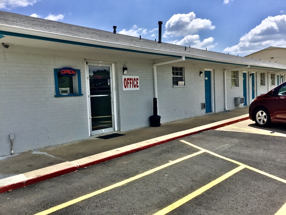 Lakeside inn - photo 2