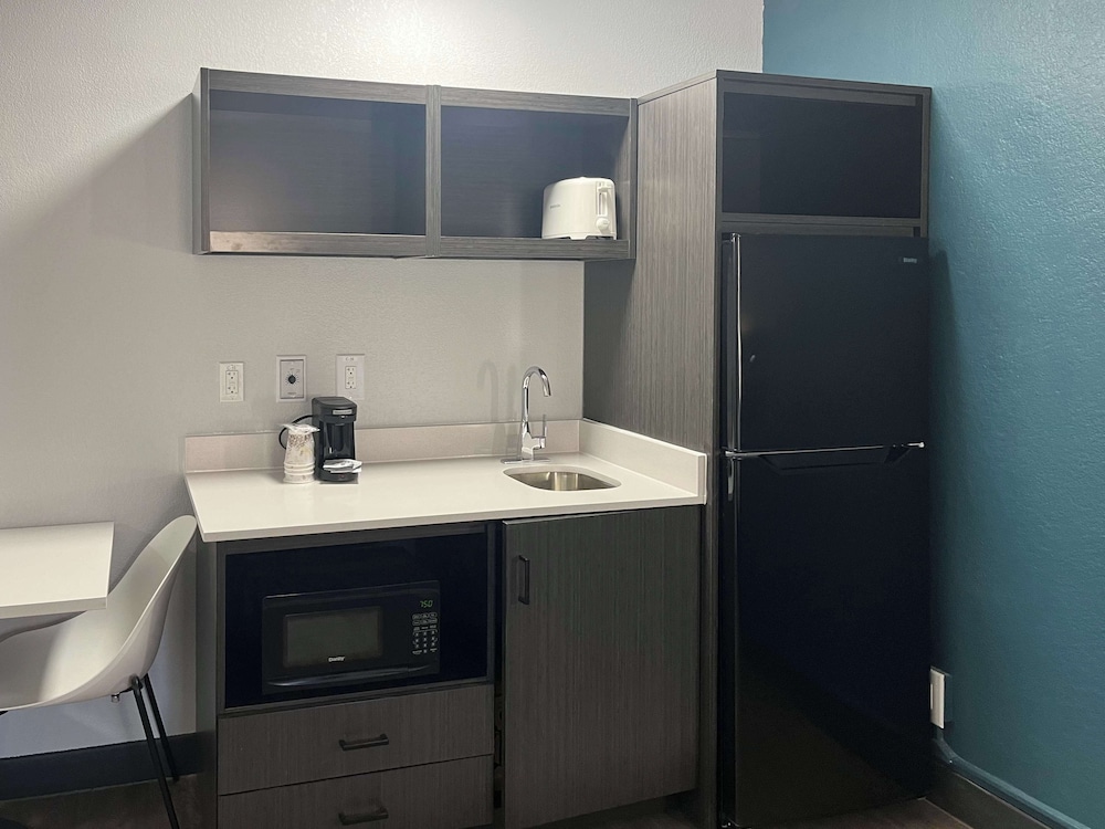 Studio 6 Huntsville Al University Drive - photo 3