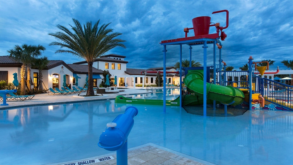 Free Waterpark Access 5br Resort Townhome w Pool - photo 25