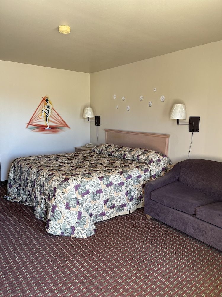 All Star Inn - photo 8