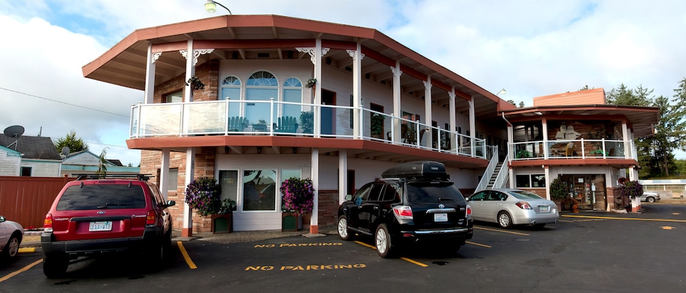 Breakers Boutique Inn - photo 129