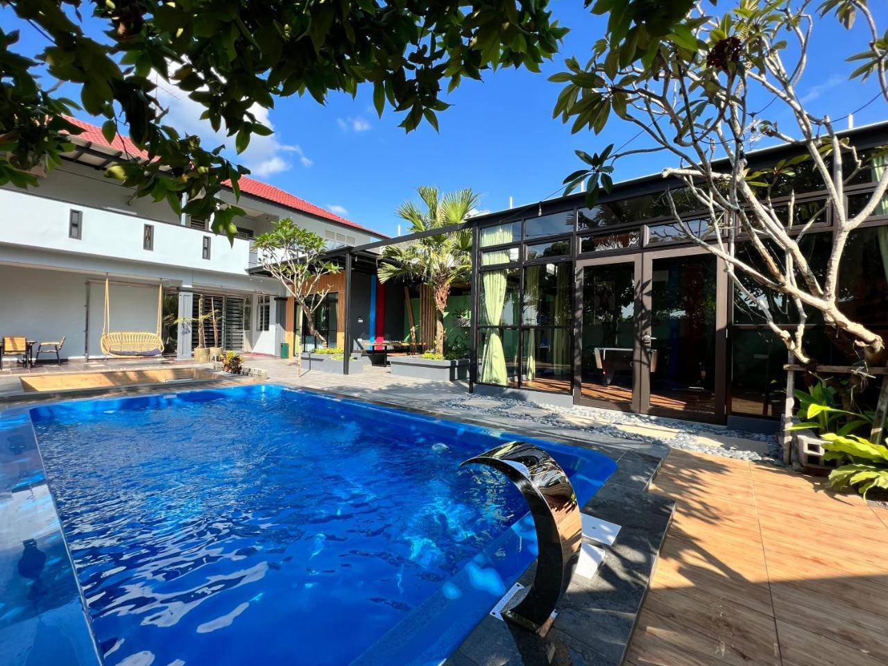 The Uniique Haus Johor 1st Staycation Water Dining Experience — 4-Star Luxury Hotel in Johor Bahru, Malaysia