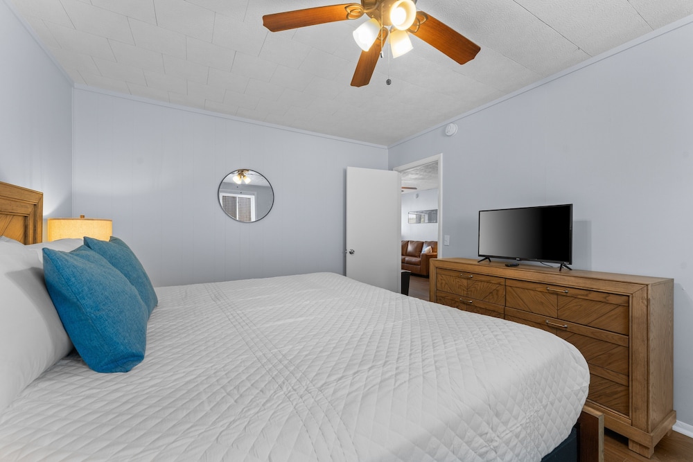 Silver Cove Resort on Table Rock unit 17 - photo 4