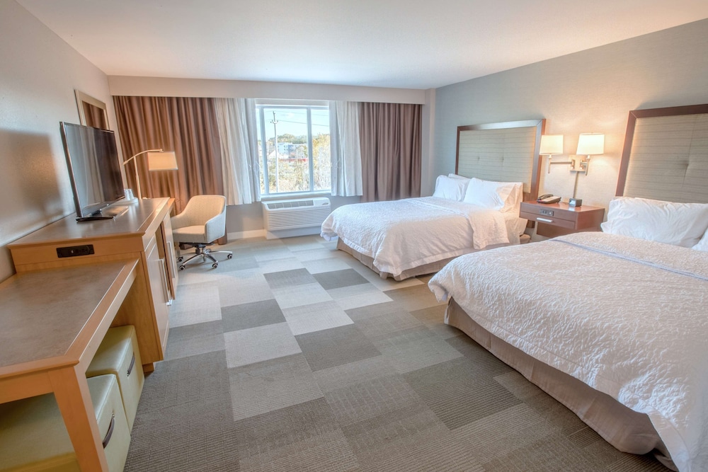 Hampton Inn by Hilton Amesbury - photo 11