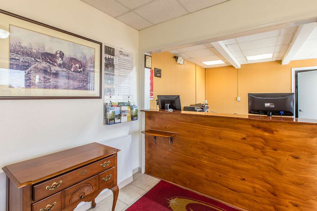 Econo Lodge Thomasville - photo 4