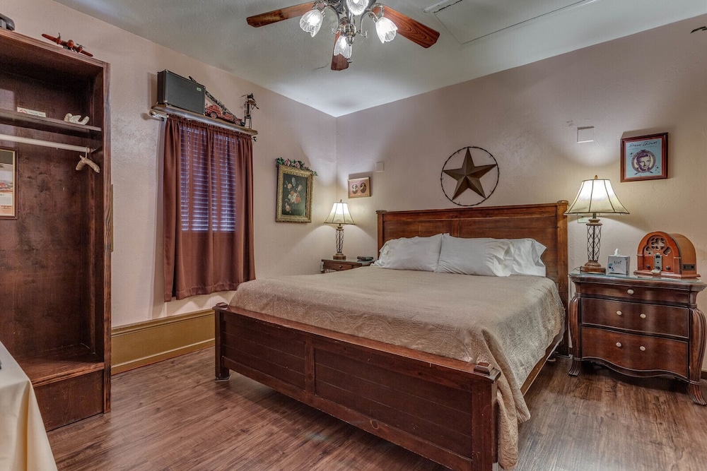 The Whispering Pines Inn Bed & Breakfast - photo 6