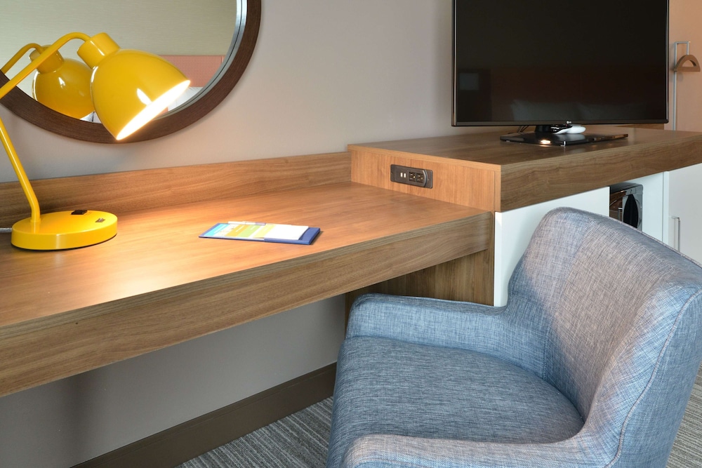 Hampton Inn & Suites Menomonie UW Stout - photo 18