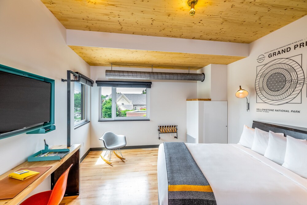 The Lark Bozeman - photo 17