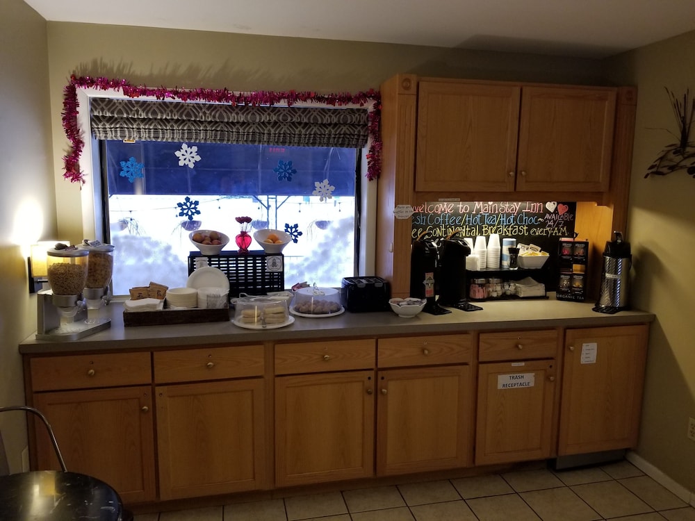 Mainstay Inn - photo 4