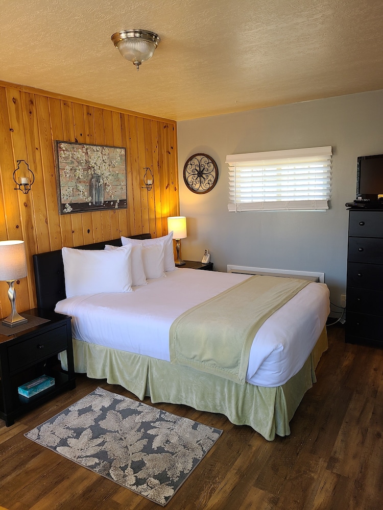 Lamplighter Cabins & Suites - photo 71