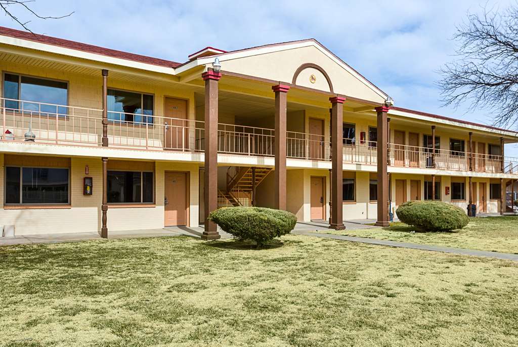 Rodeway Inn Roswell West - photo 3