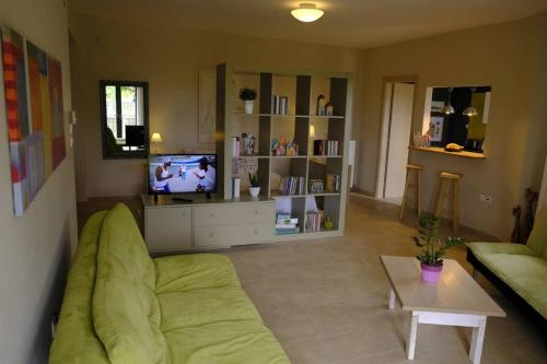 Apartment with garden in Thessaloniki. — 4-Star Luxury Hotel in Thessaloniki, Greece