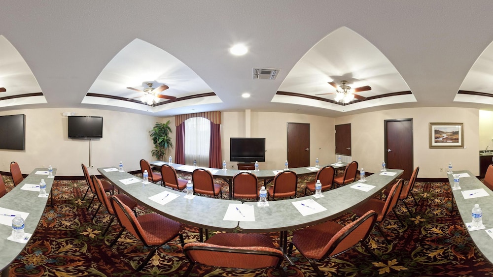 Holiday Inn Express and Suites Henderson by IHG - photo 58